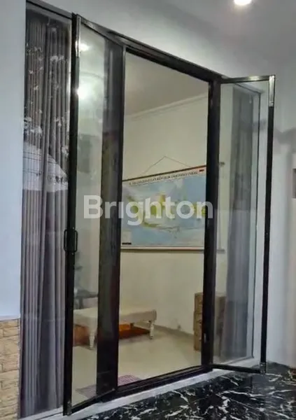 image RUMAH 2 LANTAI FURNISHED BABATAN PRATAMA SIAP HUNI DEKAT RAYA WIYUNG MENGANTI ROYAL RESIDENCE GUNUNGSARI LIDAH CITRALAND PAKUWON MALL (2)