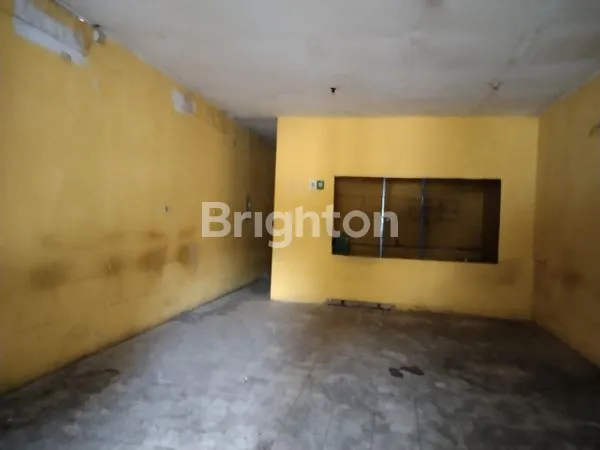 image MONJALI KAMPUS UGM, TIGA RUKO JADI SATU (5)