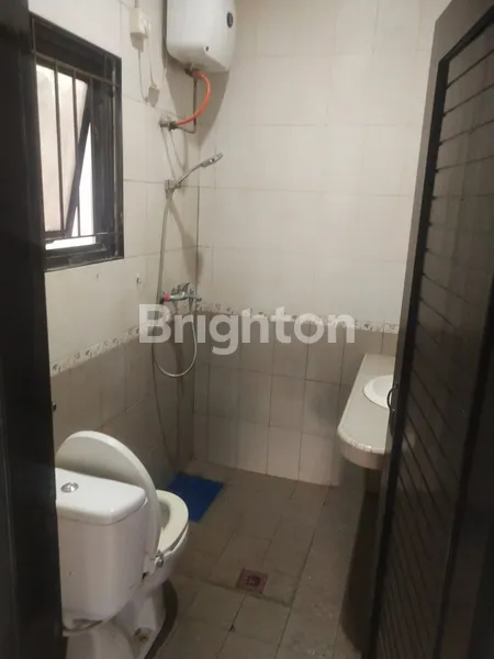 image DIJUAL / DISEWA RUMAH 2 LANTAI 4 KAMAR GADING ELOK BARAT,KELAPA GADING JAKARTA UTARA (3)