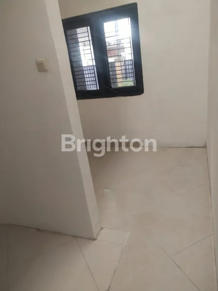 image DIJUAL / DISEWA RUMAH 2 LANTAI 4 KAMAR GADING ELOK BARAT,KELAPA GADING JAKARTA UTARA (4)