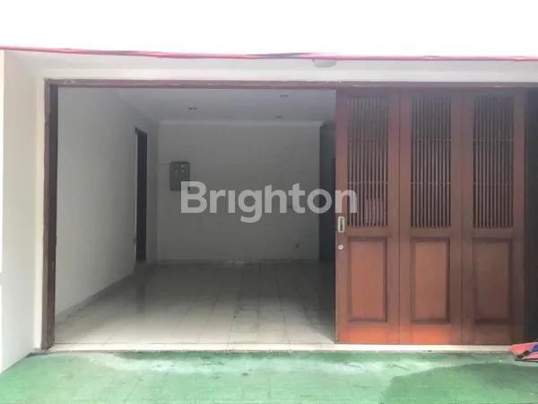 image RUMAH LUAS BERKELAS  1000M DENGAN KOLAM RENANG DI AREA HIGH TRAFFIC ANTASARI JAKSEL. COCOK UNTUK KANTOR ATAU RUMAH (2)