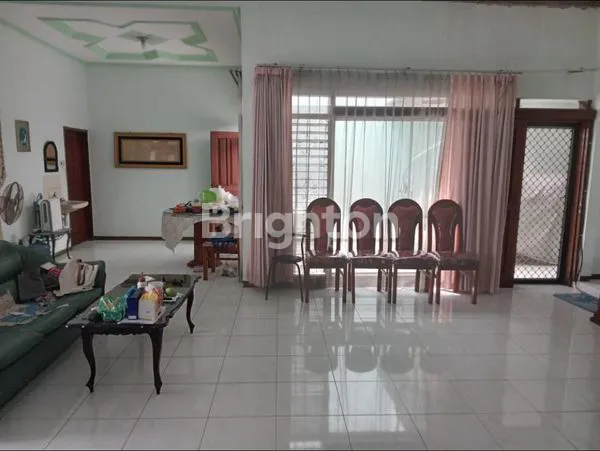 image RUMAH SIAP HUNI 1.5 LANTAI MANYAR KARTIKA ONE GATE SISTEM  (4)