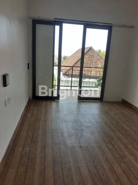 image VILLA MEWAH 3 LANTAI DI CANGGU - 6KT DENGAN ROOFTOP & POOL (5)