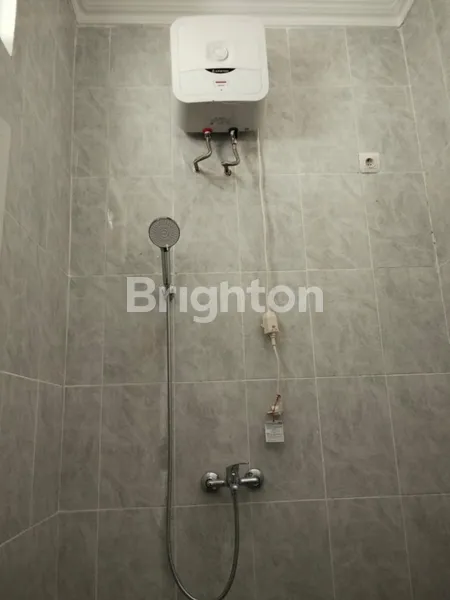 image RUMAH KERTOMENANGGAL DEKAT FRONTAGE A YANI DAN UNIVERSITAS KRISTEN PETRA (5)