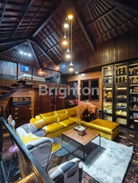 image RUMAH MEWAH KOMBINASI WOODEN HOUSE KESIMAN DENPASAR TIMUR (2)