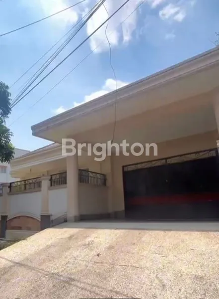 image RUMAH  CANTIK MEWAH POSISI HOOK MEDAN BARU (8)