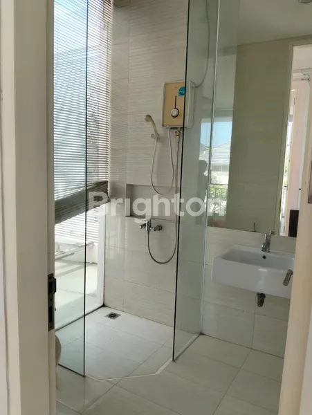 image RUMAH MEWAH MURAH 2 LANTAI FULL FURNISH PAKUWON CITY LAGUNA PALM BEACH (6)