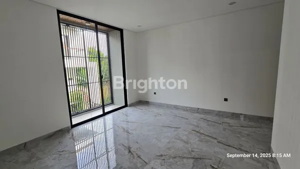 image TOWNHOUSE MEWAH NYAMAN LINGKUNGAN EKSKLUSIF MEWAH (6)