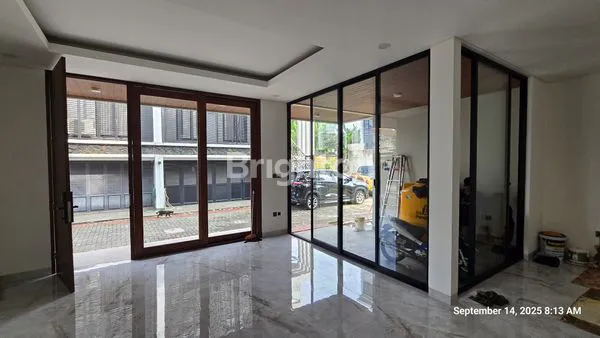 image TOWNHOUSE MEWAH NYAMAN LINGKUNGAN EKSKLUSIF MEWAH (2)