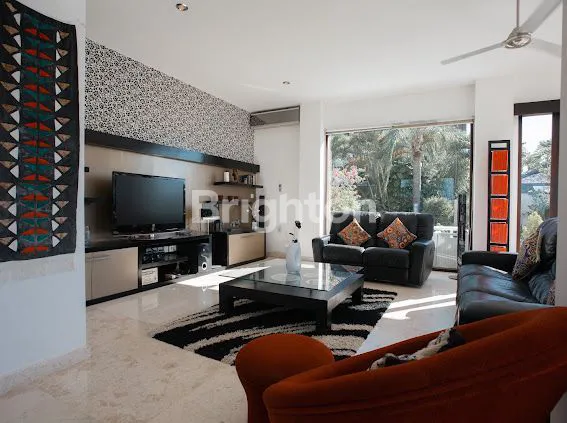 image VILLA MEWAH DENGAN HALAMAN LUAS DEKAT PANTAI BALANGAN UNGASAN  (3)