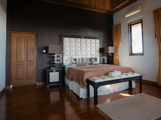 image VILLA MEWAH DENGAN HALAMAN LUAS DEKAT PANTAI BALANGAN UNGASAN  (6)