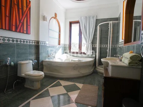 image VILLA MEWAH DENGAN HALAMAN LUAS DEKAT PANTAI BALANGAN UNGASAN  (8)