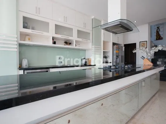 image VILLA MEWAH DENGAN HALAMAN LUAS DEKAT PANTAI BALANGAN UNGASAN  (7)