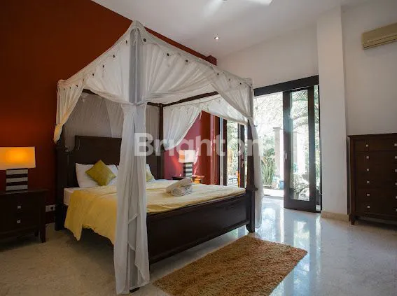 image VILLA MEWAH DENGAN HALAMAN LUAS DEKAT PANTAI BALANGAN UNGASAN  (5)