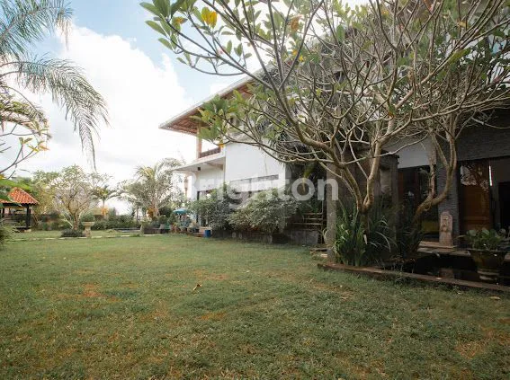 image VILLA MEWAH DENGAN HALAMAN LUAS DEKAT PANTAI BALANGAN UNGASAN  (2)