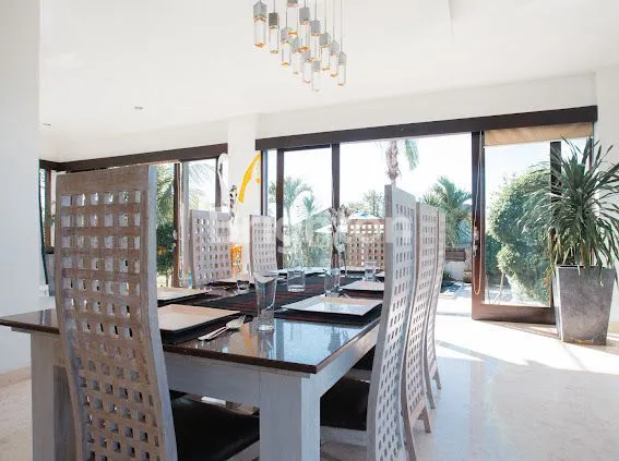 image VILLA MEWAH DENGAN HALAMAN LUAS DEKAT PANTAI BALANGAN UNGASAN  (4)