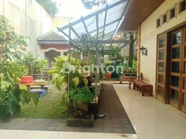 image RUMAH + TANAH LUAS 700M² DENGAN GAZEBO & GARASI 2 LANTAI DI CIMANGGIS DEPOK (8)