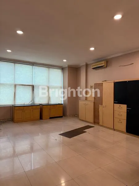 image RUKO ROYAL SUNTER 5 LANTAI SEMI-FURNISHED SIAP PAKAI (4)