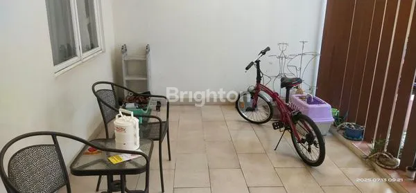 image RUMAH MEWAH 2 LANTAI SEMI-FURNISHED DEKAT MRT LEBAK BULUS (5)