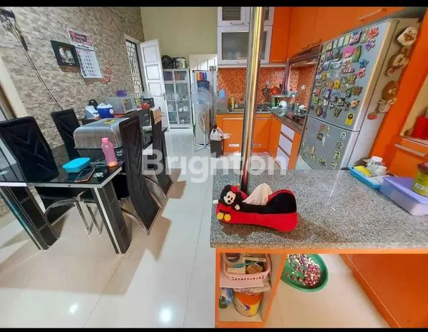 image RUMAH DI TENGAH KOTA DENGAN 2 LANTAI (3)