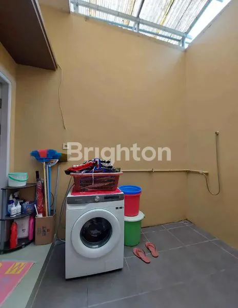 image RUMAH DI TENGAH KOTA DENGAN 2 LANTAI (6)