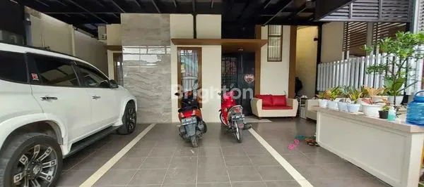 image RUMAH DI TENGAH KOTA DENGAN 2 LANTAI (8)