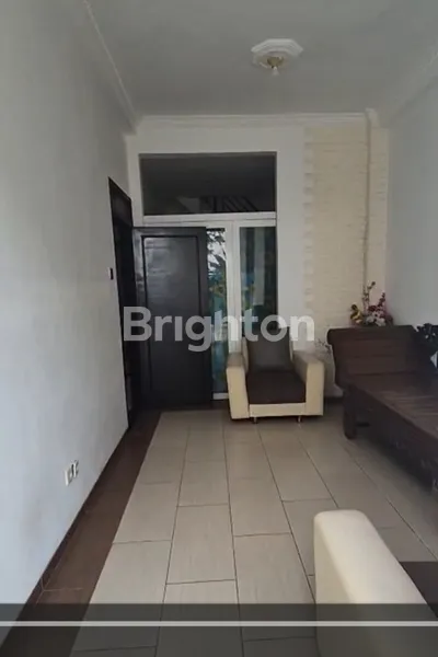 image RUMAH 3 LANTAI BABATAN PRATAMA (4)