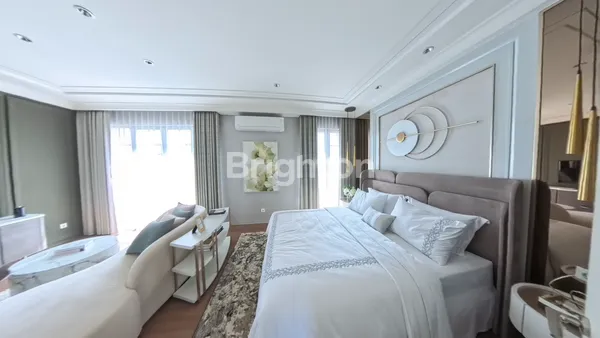 image RUMAH MEWAH 2 LANTAI DI KOTA MALANG (2)