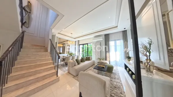 image RUMAH MEWAH 2 LANTAI DI KOTA MALANG (8)