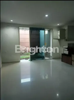 image RUMAH MINIMALIS 2 LANTAI SIAP HUNI (3)