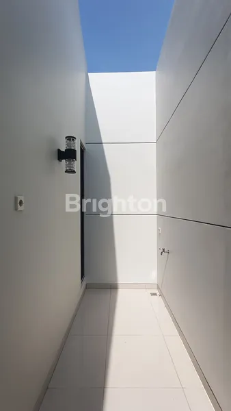 image RUMAH BARU BAGUS 2 LANTAI DI LEBAK SELANGKAH DARI RAYA KENJERAN HANYA 1,1M (8)