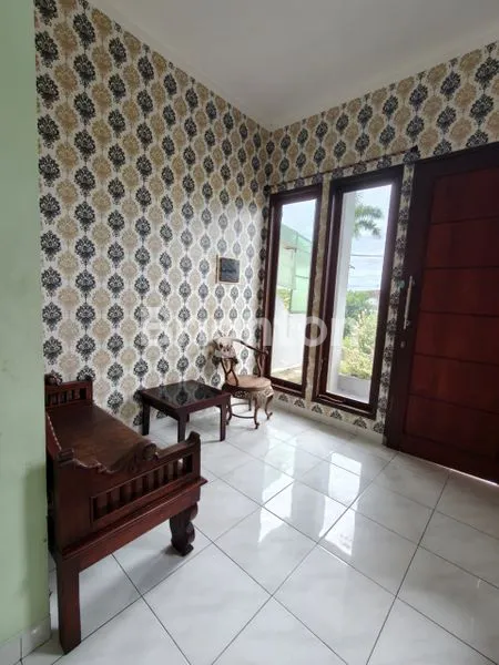 image RUMAH CAKEP 2 LANTAI  DENGAN DESAIN MINIMALIS  (5)