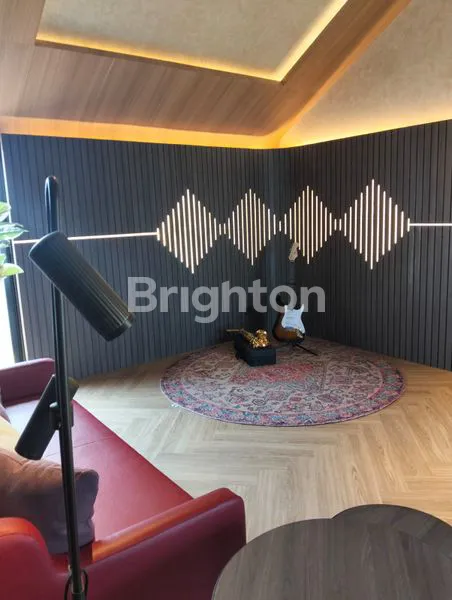 image RUMAH MEWAH 2 LANTAI DI SUMARECON CROWN GADING, DEKAT HARAPAN INDAH (5)