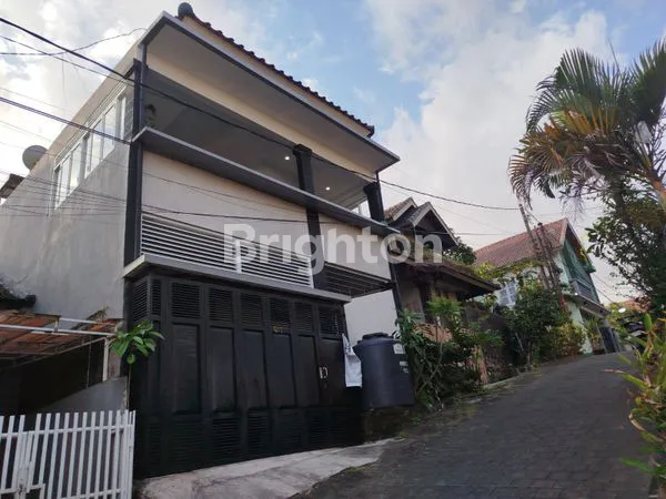 image BEBAS BANJIR!!! RUMAH 3 BR DEKAT PANTAI AYANA JIMBARAN  (1)