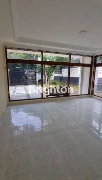 image RUMAH MEWAH DENGAN KOLAM RENANG DI KAWASAN PREMIUM KEMANG, JAKARTA SELATAN (2)