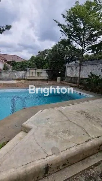 image RUMAH MEWAH DENGAN KOLAM RENANG DI KAWASAN PREMIUM KEMANG, JAKARTA SELATAN (5)