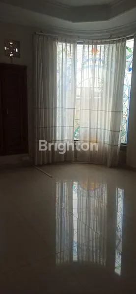 image DISEWAKAN RUMAH MEWAH DI AREA ELIT DENPASAR SELATAN (3)