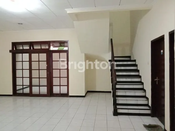 image DIJUAL RUMAH 2 LANTAI DI KELAPA GADING JAKARTA UTARA. DEKAT MALL KELAPA GADING (3)