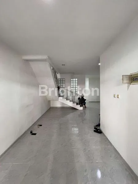 image RUMAH TAMAN PALEM LESTARI SIAP HUNI & BEBAS BANJIR.HANYA SELANGKAH KE BERBAGAI FASILITAS MENARIK. (7)