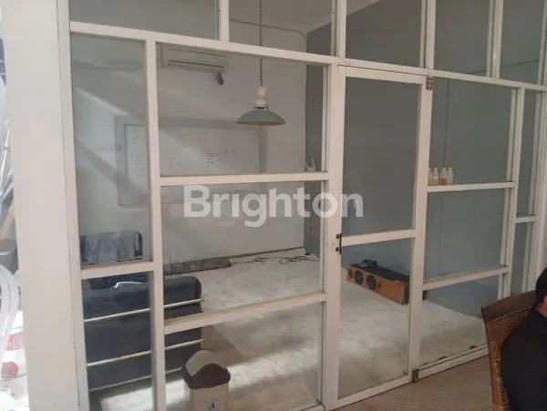 image RUMAH BENDUNGAN HILIR TANAH ABANG JAKARTA PUSAT (2)