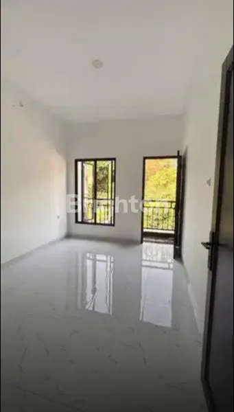 image RUMAH BARU BERANDA SERPONG DESIGN MINIMALIS SKANDINAVIAN NYAMAN HUNI. (8)