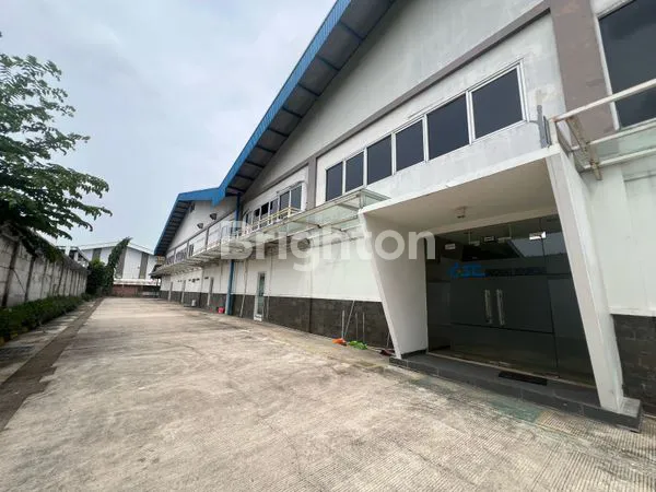 image GUDANG LUAS BERSIH TERAWAT SIAP PAKAI DI KAWASAN INDUSTRI DELTA SILICON, CIKARANG. (1)