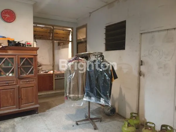 image RUMAH BENDUNGAN HILIR TANAH ABANG JAKARTA PUSAT (6)