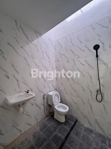 image RUMAH JEJER 2 DI DAERAH WARU SIAP HUNI, HYAMAN (2)