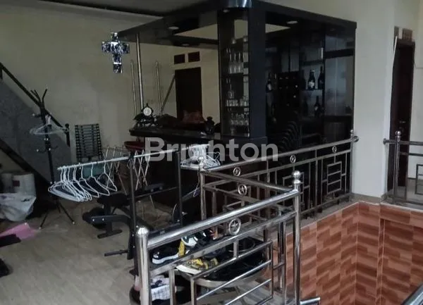 image RUMAH 3 LANTAI SANGAT STRATEGIS DI PAMULANG TANGERANG SELATAN (1)