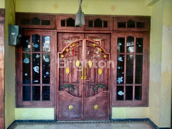 image DI JUAL RUMAH MEWAH 2 LANTAI DI SAWOJAJAR MALANG - 5 KT, 3 KM, 212 M2, WATER HEATER TENAGA SURYA2750000 (2)