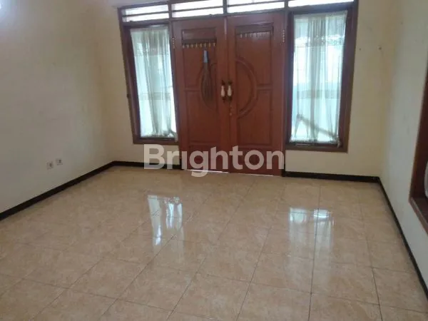 image DI JUAL RUMAH MEWAH 2 LANTAI DI SAWOJAJAR MALANG - 5 KT, 3 KM, 212 M2, WATER HEATER TENAGA SURYA2750000 (7)