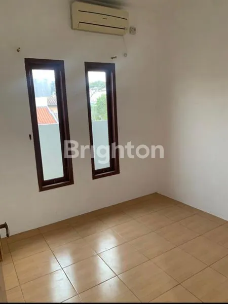 image RUMAH 2L LT SUDAH RENOV DI UBUD LIPPO KARAWACI TANGERANG  (8)