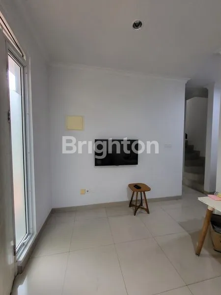 image RUMAH 2 LT FURNISH DI MALIBU GADING SERPONG TANGERANG (4)