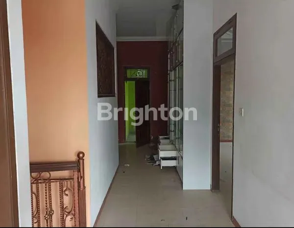 image RUMAH MEWAH 2 LANTAI POSISI HOOK (4)